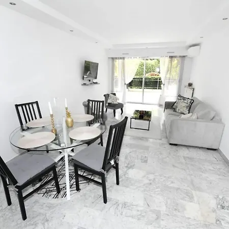 A 68 M² Vue Sur La *